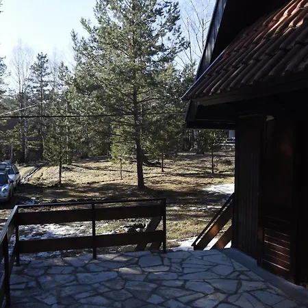 Planinska Kuca Divcibajka * 瓦列沃